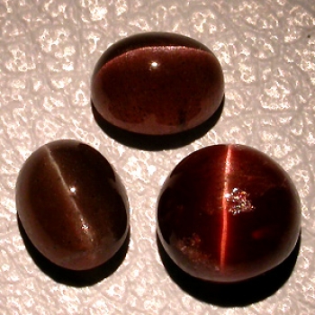 Bra Pris Part 3 st Perfekt Vacker Sillimanit Kattöga 6,37 carat Oval Cabochon Topp Kvalitet Köp Nu!