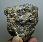 Bra Pris Specimen Många Tvåfärgad Safir Kristaller 119 gram i Glimmer Matrix från Kashmir Pakistan Köp Nu!