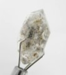 Bra Pris Äkta Oslipad Diamant Kvarts 6,16 carat Naturlig Kristall med Actinolit från Afganistan Köp Nu!