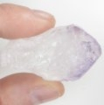 Bra Pris Vacker Obehandlad Rå Oslipad Violett Ametist Spets 24 Gram Naturligt Terminerad Kristall Finaste Kvalitet från Brasilien Köp den Nu!