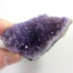 Bra Pris Mycket Vacker Specimen Skarp Violett Ametist 58,8 gram Formation av Kristaller Suverän Kvalitet från Brasilien Köp Nu!