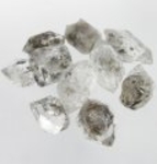 Bra Pris Parti 10 st Äkta Oslipad Diamant Kvarts 27,81 carat Naturlig Kristall med Actinolit från Afganistan Köp Nu!