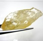 Bra Pris Spännande Rå Oslipad Vacker Honungs Kalcit 12,4 gram Naturligt Brottstycke Bit Transparent & Skarp Färg från Brasilien Köp Nu