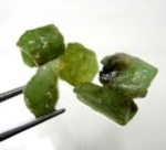Parti 5 st Bra Pris Rå Oslipad Fin Oliv Grön Peridot 28,67 carat Naturlig Kristall Transparent-Translucent från Pakistan Köp Nu!