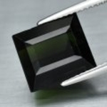 Bra Pris Mycket Fin Grön Turmalin 7,70 carat Baguett Slipning med Fin Lyster & Kvalitet från Nigeria Köp Nu!
