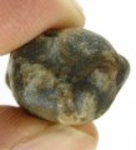 Bra Pris Hög Intressant Rå Oslipad Äkta Korssten (Andalusit) 32,00 Carat Naturligt Kors Mönster Nodul Bit Intressant Sällsynt samlarsten från Brasilien Köp Nu!